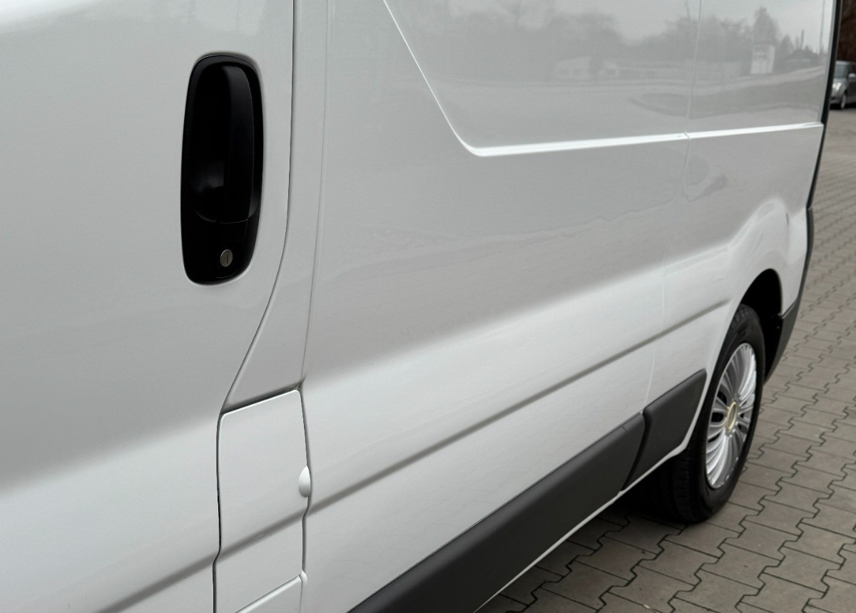 Renault Trafic L2 Long 2.0 DCI 115KM Klimatronic 130 tys km Super stan SERWIS Renault Trafic L2 Long 2.0 DCI 115KM Klimatronic 130 tys km Super stan SERWIS: صورة 25