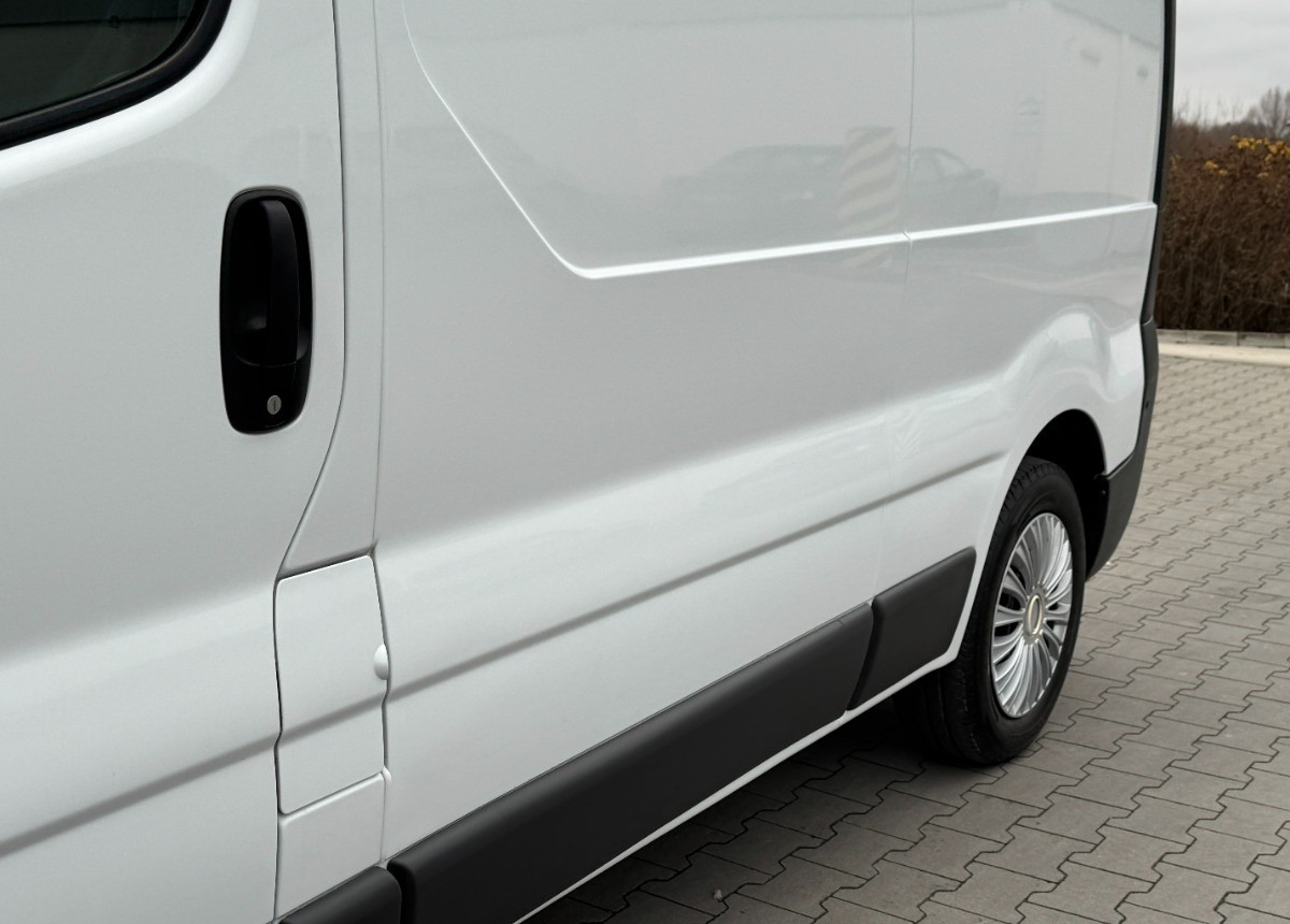 Renault Trafic L2 Long 2.0 DCI 115KM Klimatronic 130 tys km Super stan SERWIS Renault Trafic L2 Long 2.0 DCI 115KM Klimatronic 130 tys km Super stan SERWIS: صورة 12