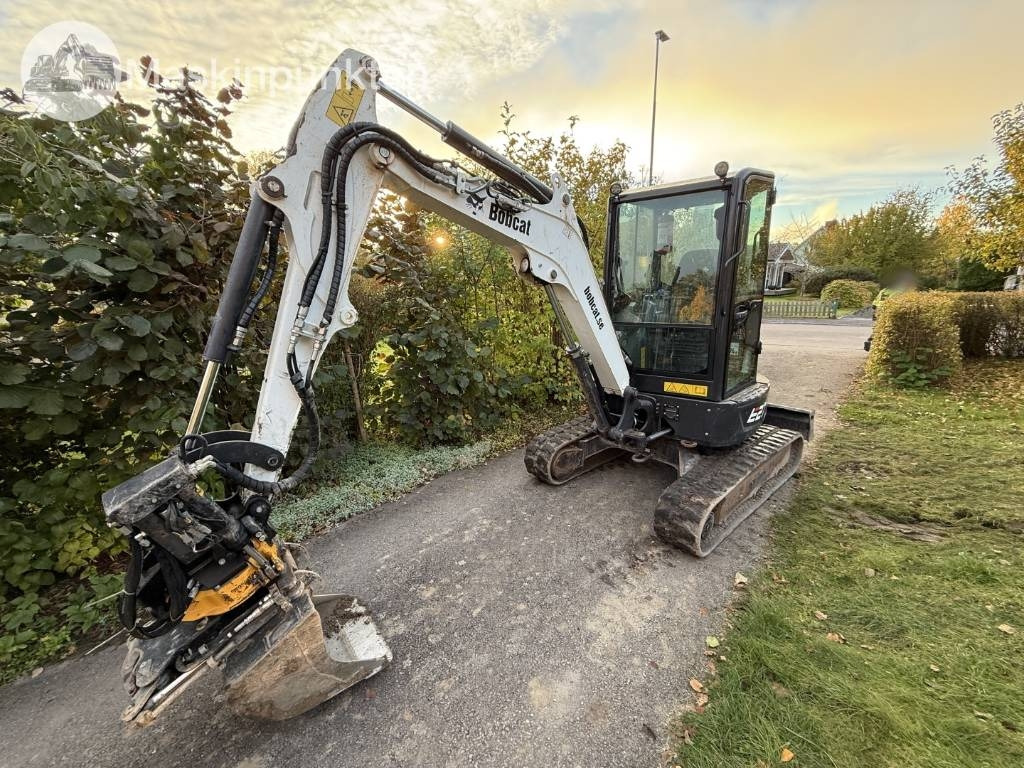 Bobcat E 27 + Släp - حفارة مُصَّغرة: صورة 1 Bobcat E 27 + Släp - حفارة مُصَّغرة: صورة 1