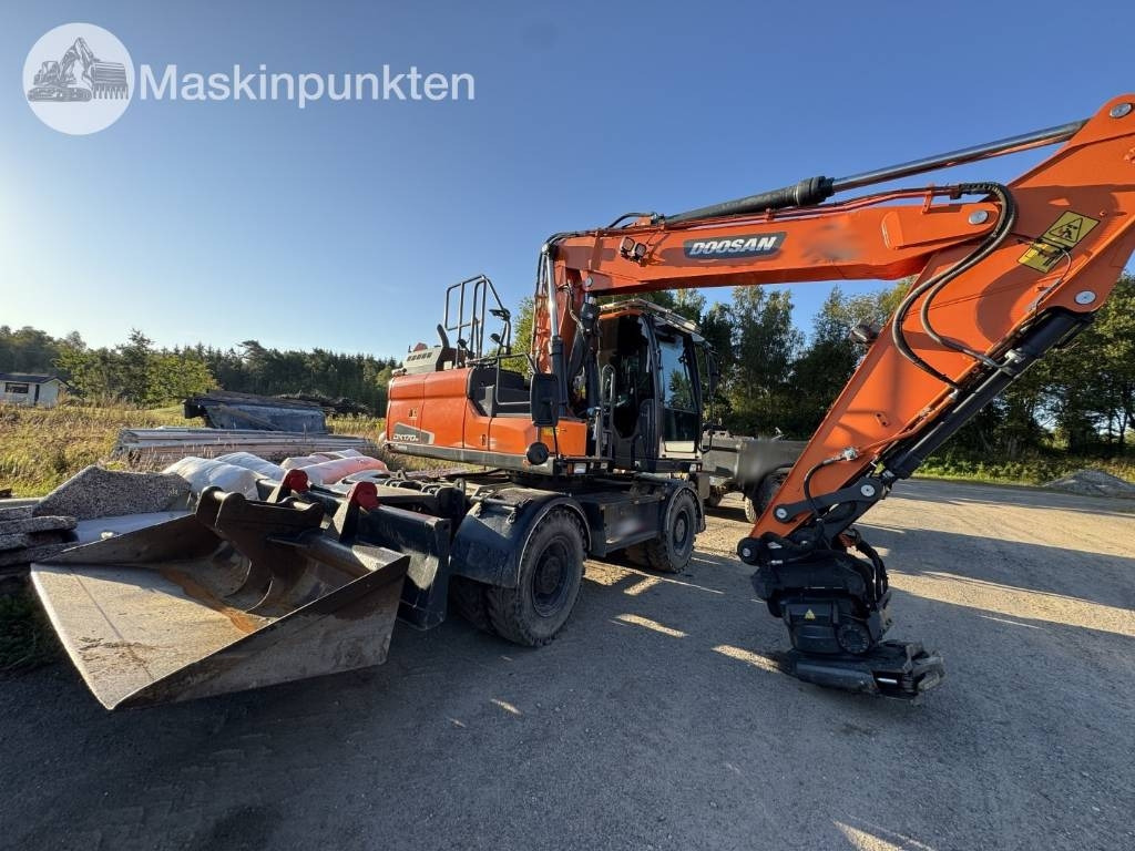 Doosan DX 170 W-5 + Tippvagn + Redskap - حفارة دولاب: صورة 1 Doosan DX 170 W-5 + Tippvagn + Redskap - حفارة دولاب: صورة 1