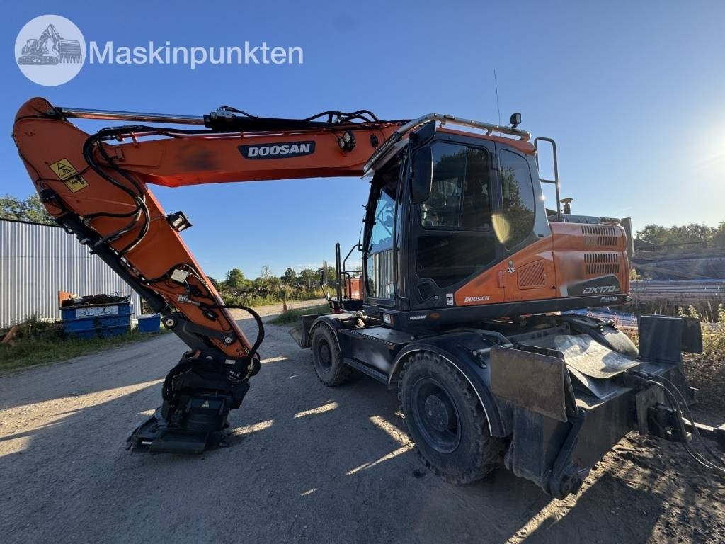 Doosan DX 170 W-5 + Tippvagn + Redskap - حفارة دولاب: صورة 2 Doosan DX 170 W-5 + Tippvagn + Redskap - حفارة دولاب: صورة 2