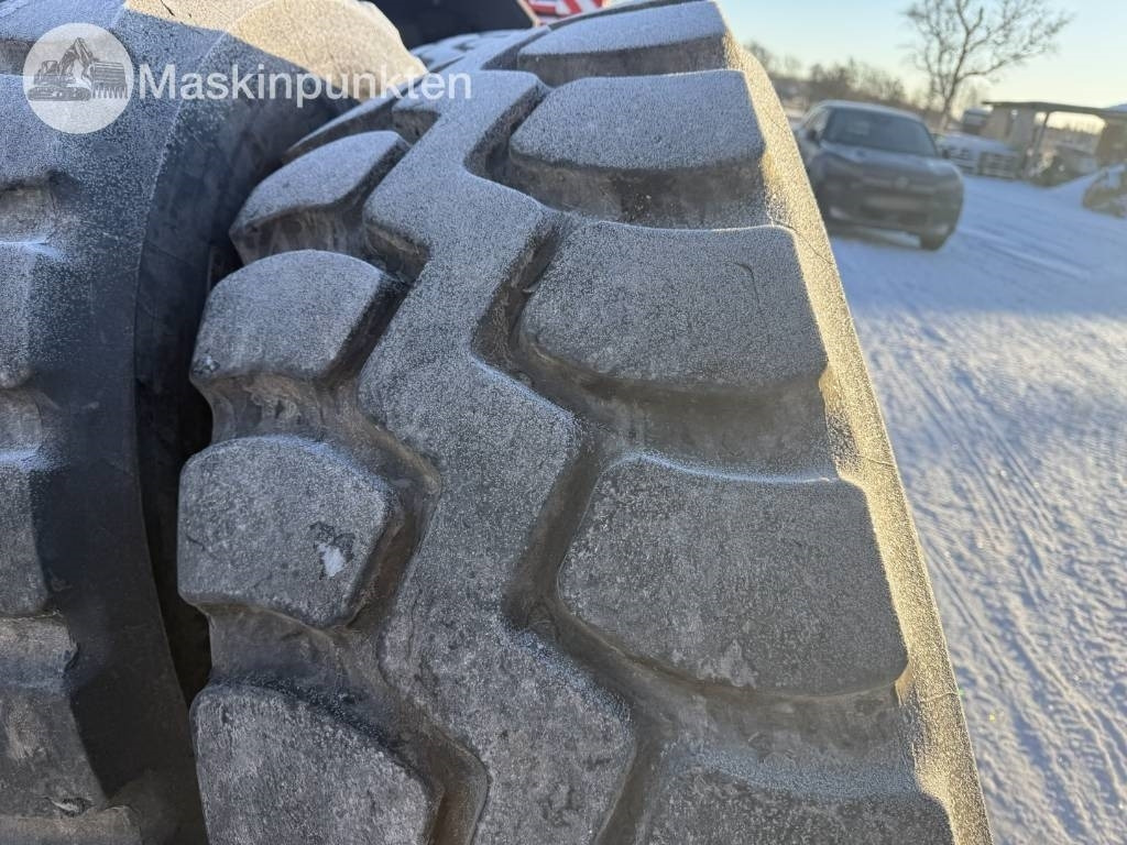 Goodyear GP-40 Däck med fälg till hjullastare - إطارات - آلات البناء: صورة 2 Goodyear GP-40 Däck med fälg till hjullastare - إطارات - آلات البناء: صورة 2