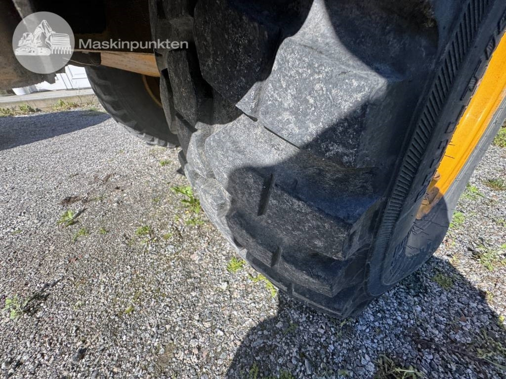 اللودر بعجل JCB 413 K: صورة 23