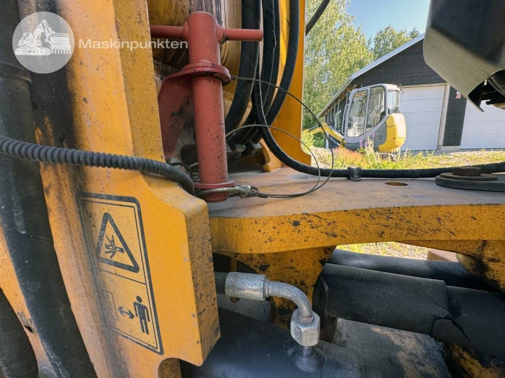 اللودر بعجل JCB 413 K: صورة 14
