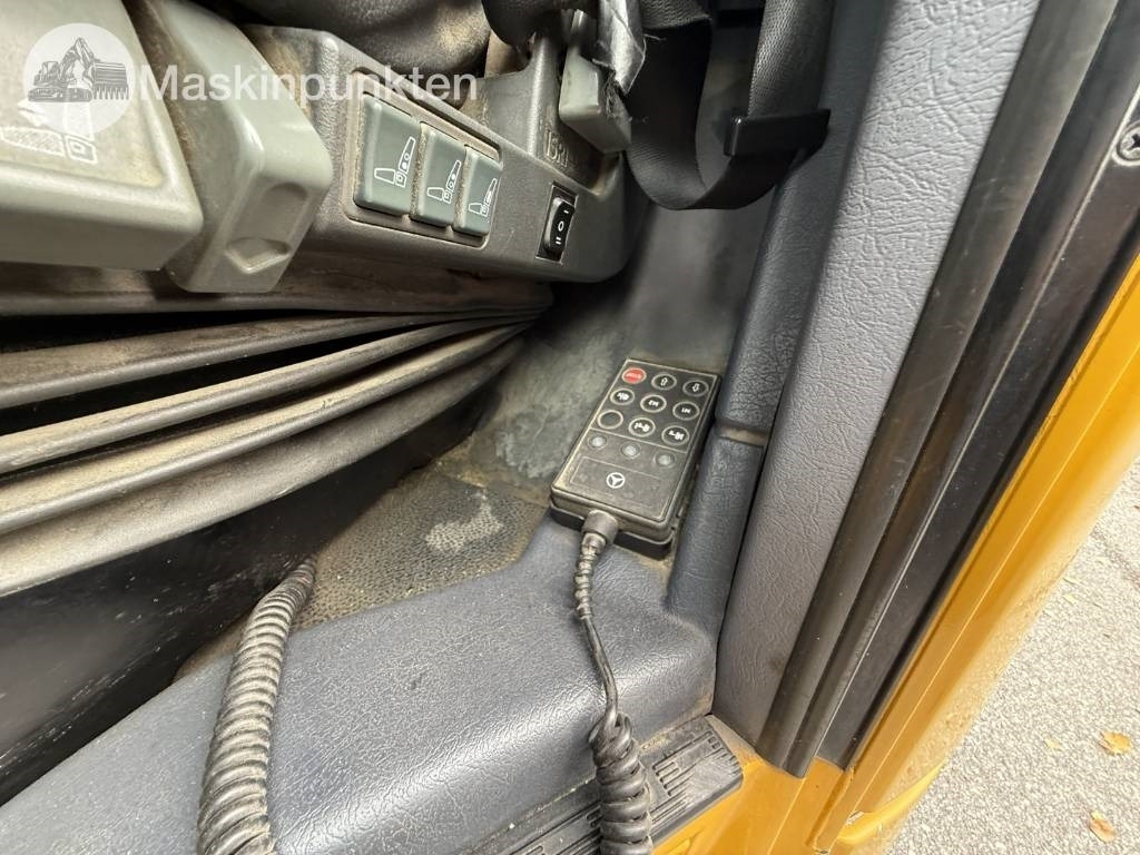 شاحنة النفايات Mercedes-Benz 1833 LL Sopbil: صورة 12