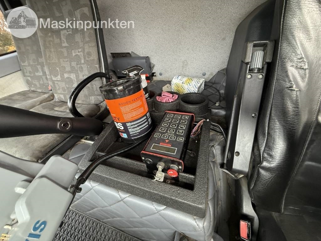 شاحنة النفايات Mercedes-Benz 1833 LL Sopbil: صورة 24