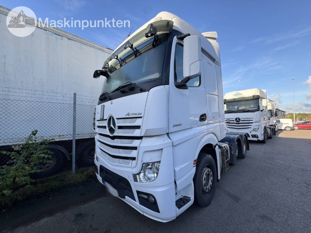 Mercedes-Benz Actros 963-4-D - وحدة جر: صورة 1 Mercedes-Benz Actros 963-4-D - وحدة جر: صورة 1