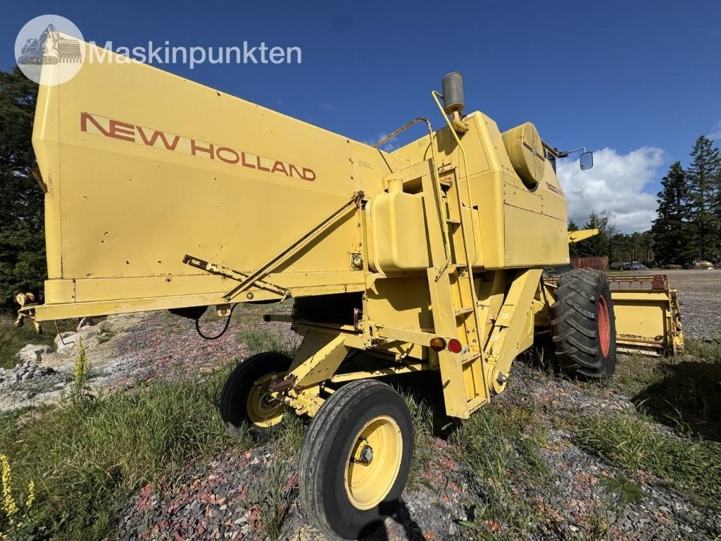 New Holland 1530 - حصادة موحَّدة: صورة 4 New Holland 1530 - حصادة موحَّدة: صورة 4