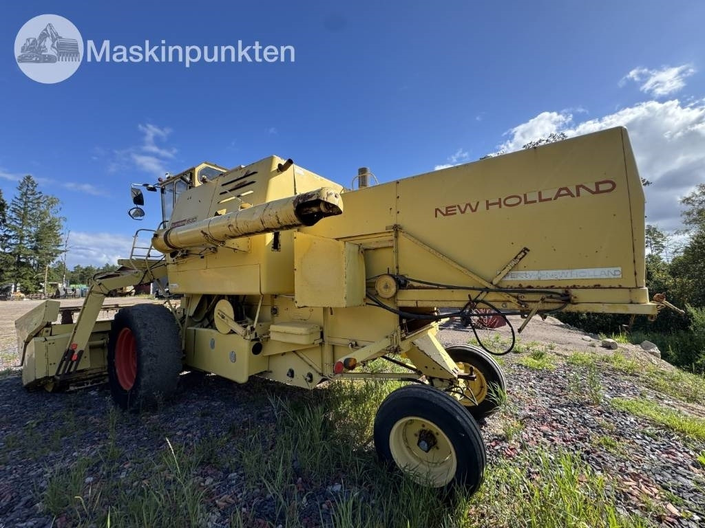 New Holland 1530 - حصادة موحَّدة: صورة 2 New Holland 1530 - حصادة موحَّدة: صورة 2