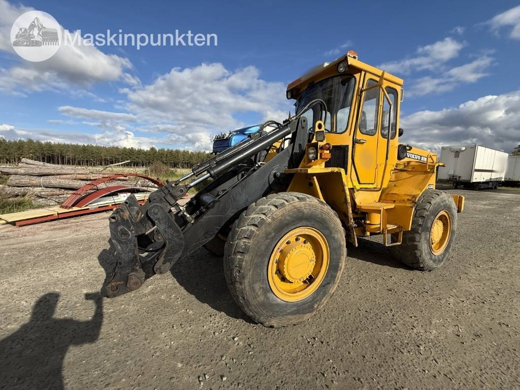 Volvo BM 4300 - اللودر بعجل: صورة 1 Volvo BM 4300 - اللودر بعجل: صورة 1