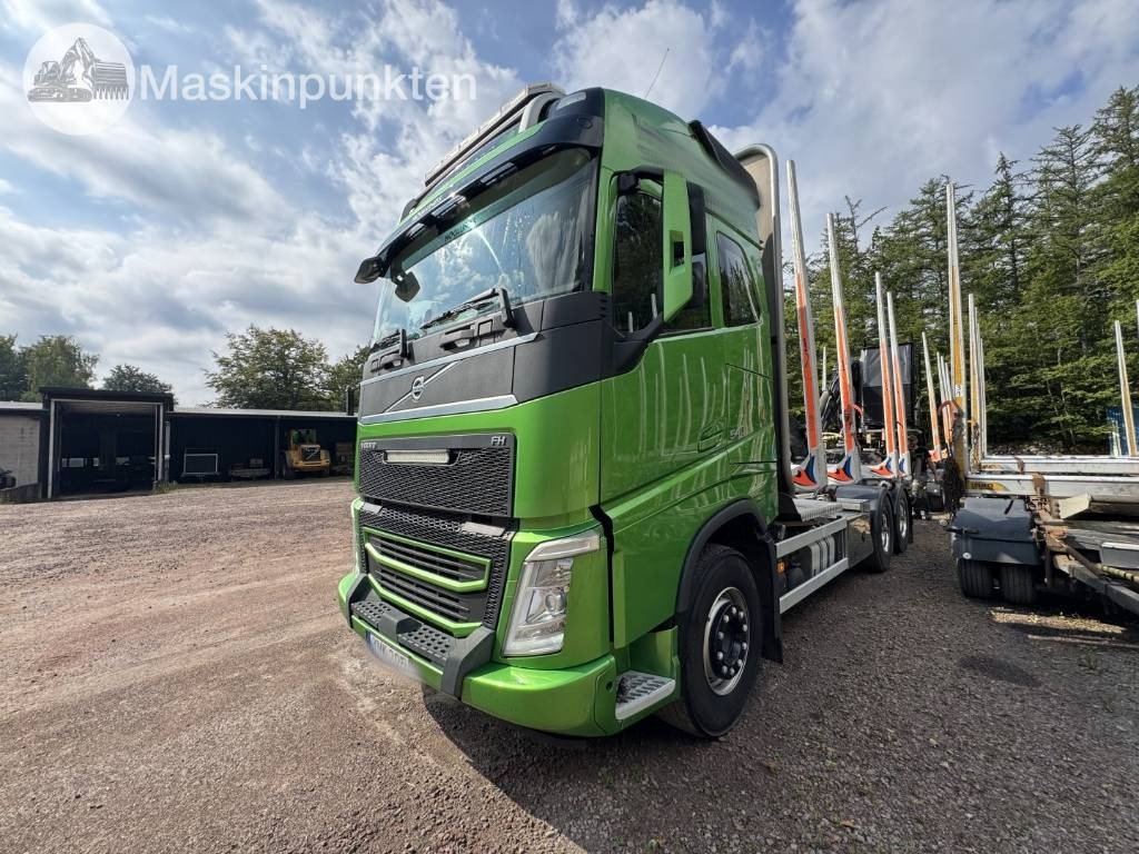 Volvo FH 16 550 - شاحنة قطع الأشجار: صورة 1 Volvo FH 16 550 - شاحنة قطع الأشجار: صورة 1