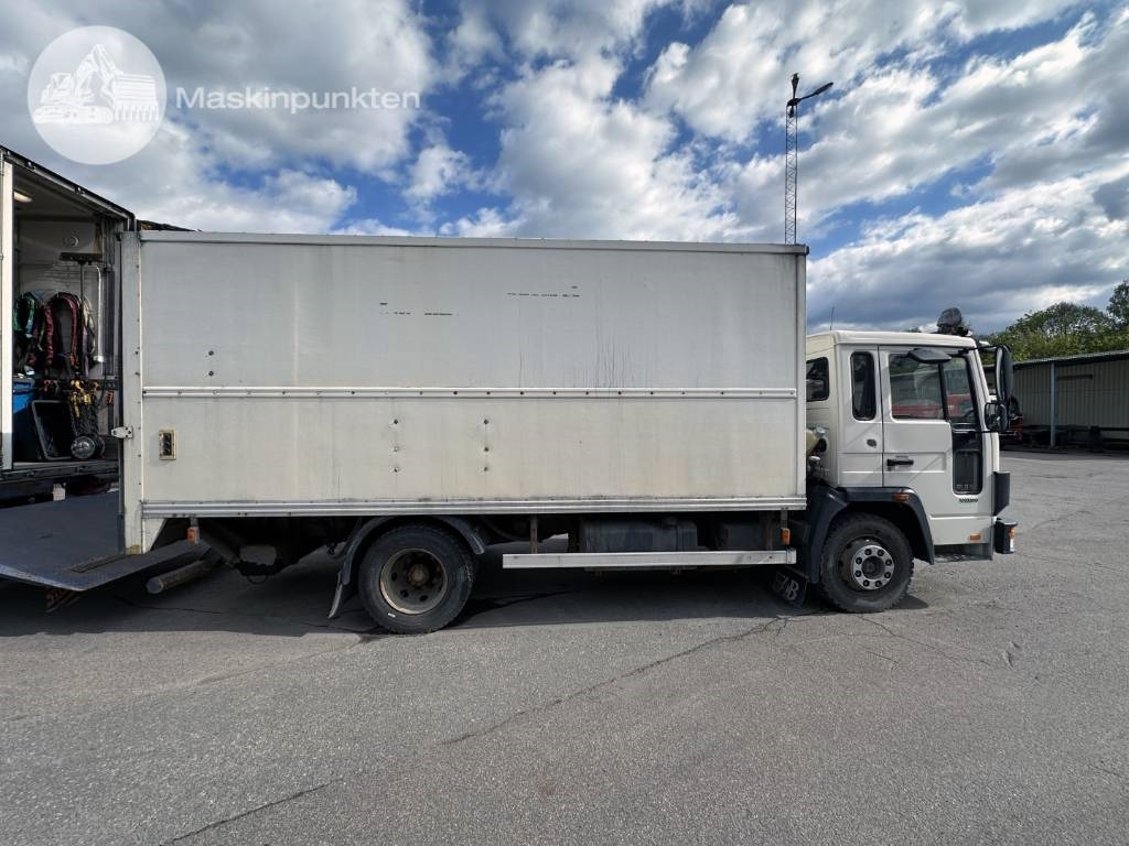 Volvo FL 610 Verkstadsinredd  - شاحنة مقفلة: صورة 4 Volvo FL 610 Verkstadsinredd  - شاحنة مقفلة: صورة 4