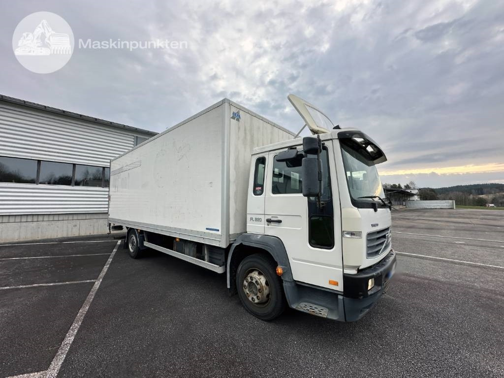 Volvo FL 612 - شاحنة مقفلة: صورة 1 Volvo FL 612 - شاحنة مقفلة: صورة 1