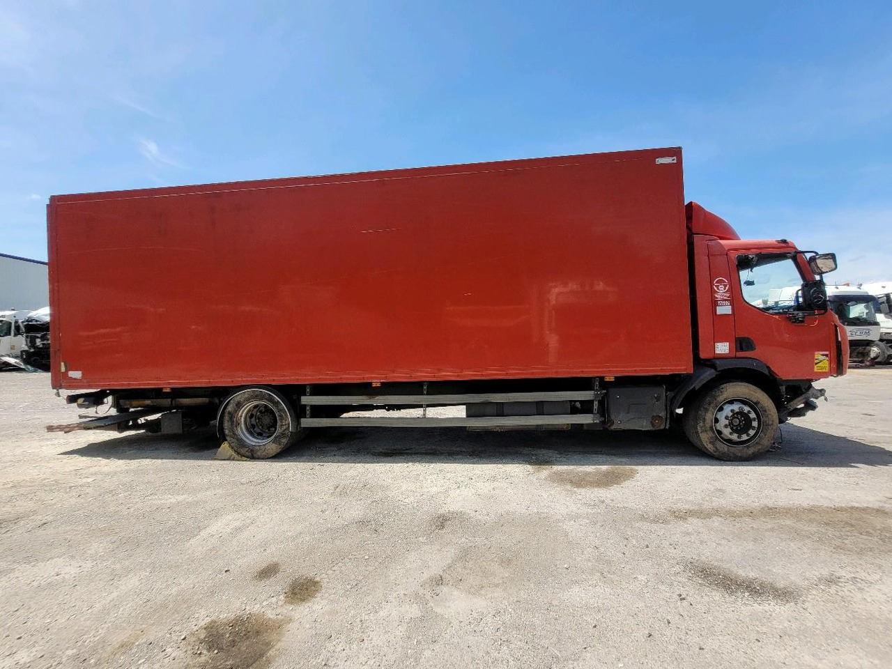 RENAULT D19 WIDE - شاحنة مقفلة: صورة 3 RENAULT D19 WIDE - شاحنة مقفلة: صورة 3