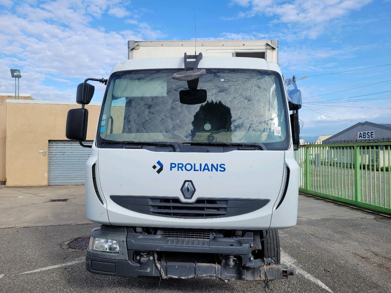 RENAULT MIDLUM 180 DXL - شاحنة مقفلة: صورة 2 RENAULT MIDLUM 180 DXL - شاحنة مقفلة: صورة 2