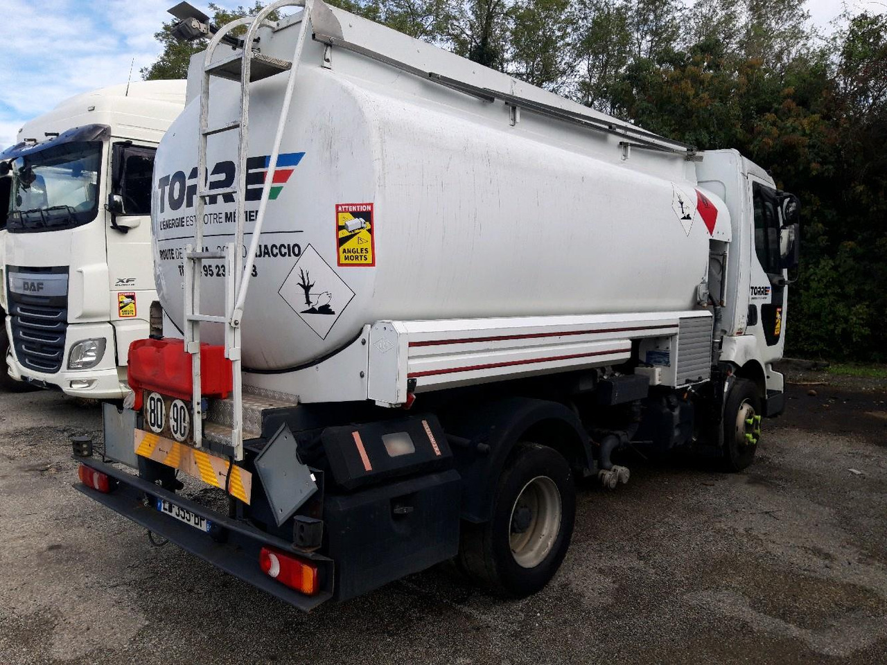 RENAULT MIDLUM CITERNE 7500 - شاحنة صهريج: صورة 4 RENAULT MIDLUM CITERNE 7500 - شاحنة صهريج: صورة 4
