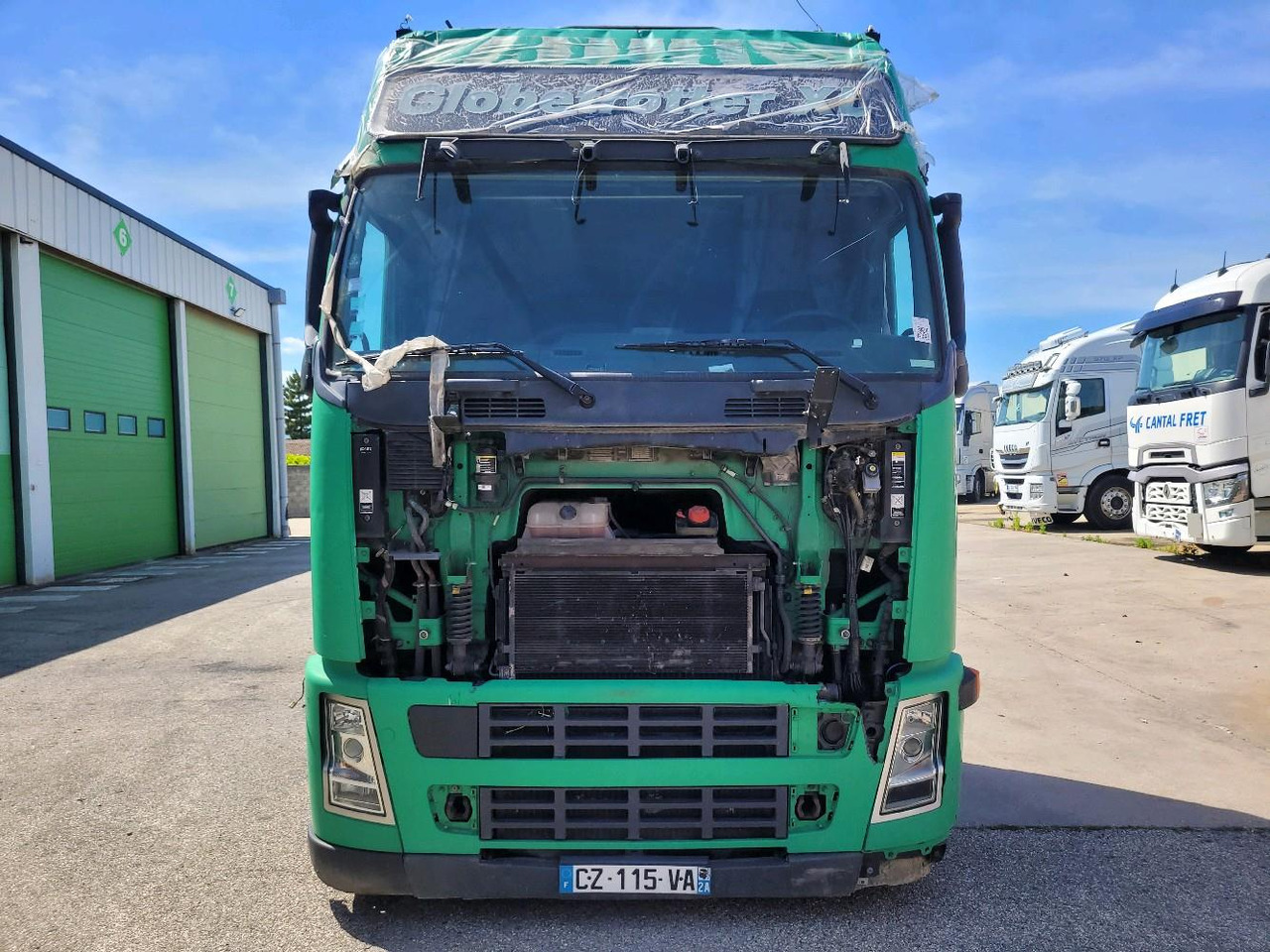 VOLVO FH12 420 GLOBETROTTER - شاحنات الحاويات / جسم علوي قابل للتغيير شاحنة: صورة 2 VOLVO FH12 420 GLOBETROTTER - شاحنات الحاويات / جسم علوي قابل للتغيير شاحنة: صورة 2