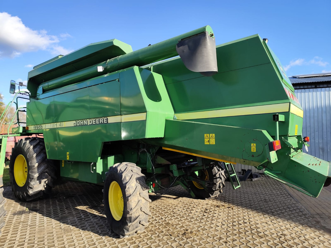 John Deere 2256 - حصادة موحَّدة: صورة 5 John Deere 2256 - حصادة موحَّدة: صورة 5