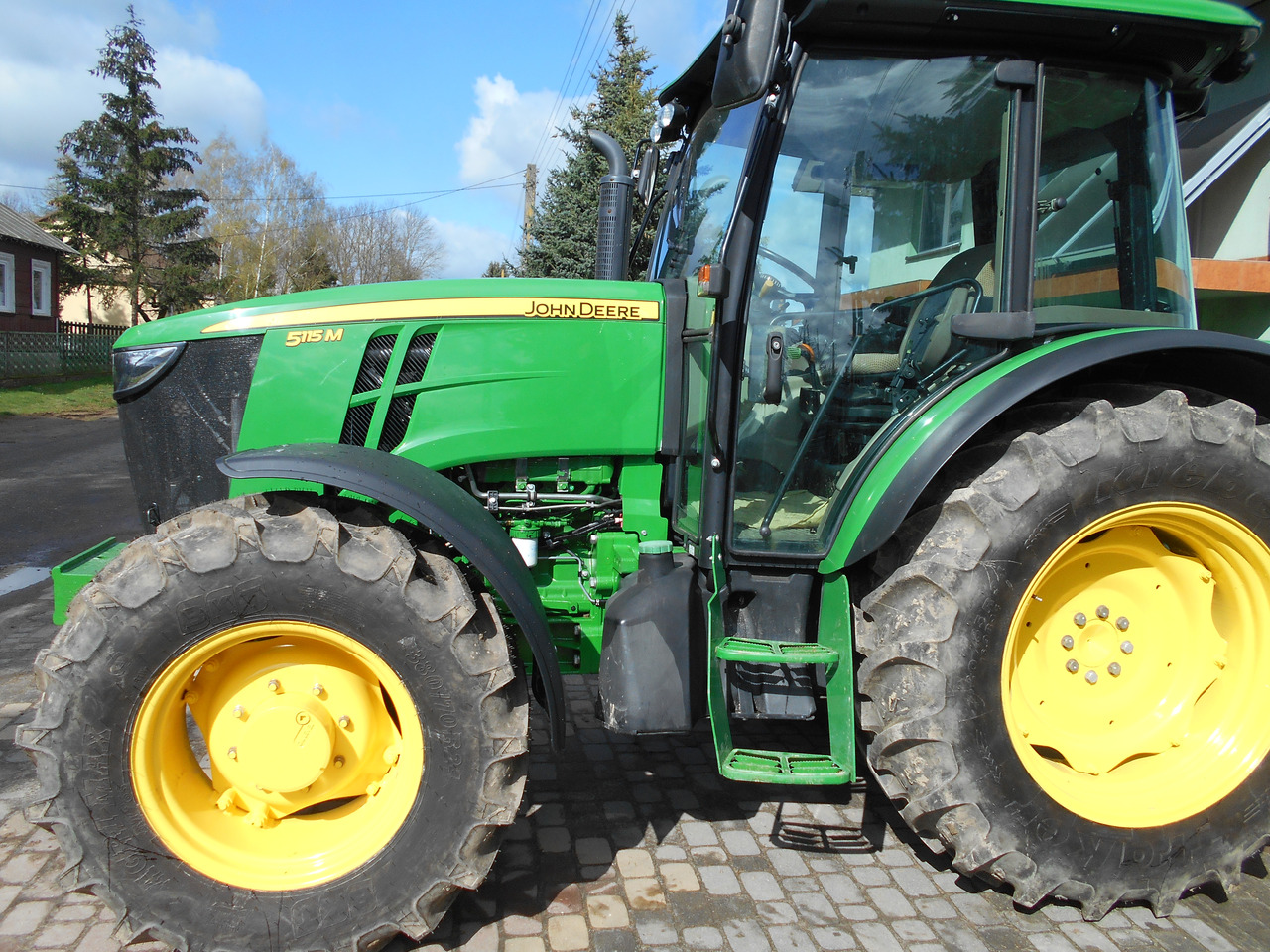 John Deere 5115M - جرار: صورة 1 John Deere 5115M - جرار: صورة 1