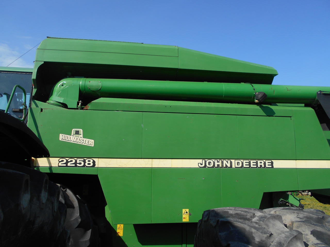 Kombajn do zboża John deer 2258 - حصادة: صورة 1 Kombajn do zboża John deer 2258 - حصادة: صورة 1