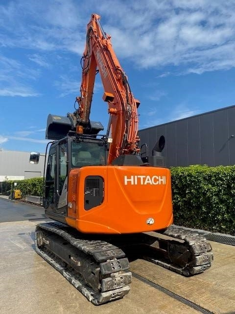 Hitachi ZX 135 US-6 - حفار زحاف: صورة 4 Hitachi ZX 135 US-6 - حفار زحاف: صورة 4