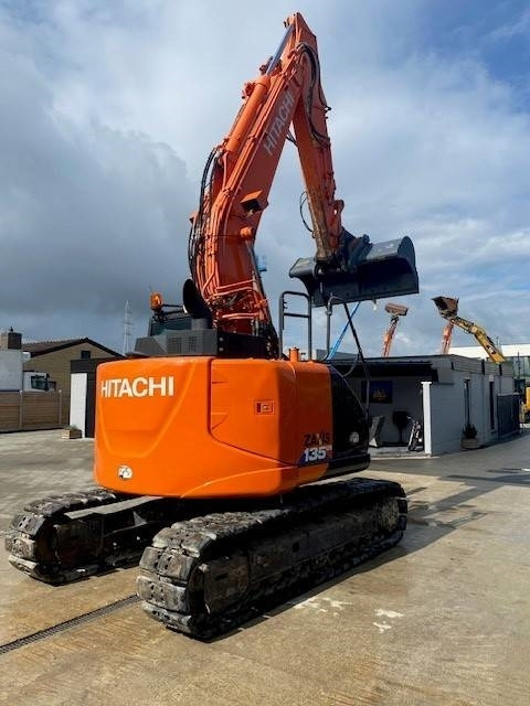 Hitachi ZX 135 US-6 - حفار زحاف: صورة 3 Hitachi ZX 135 US-6 - حفار زحاف: صورة 3