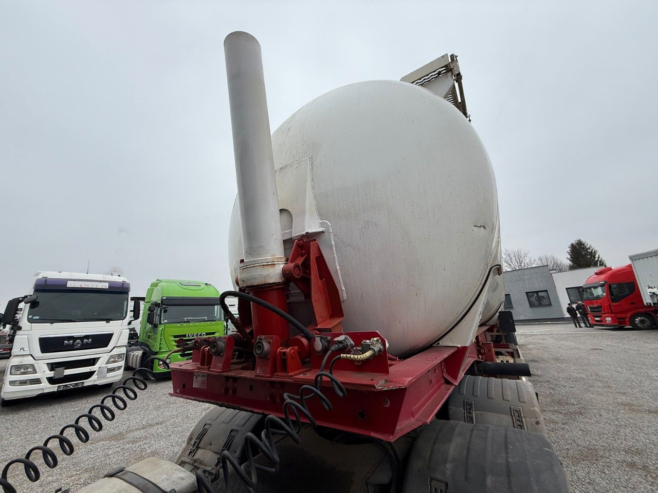 Feldbinder KIP 60.3 SILO AXLE BPW - بلكر: صورة 2 Feldbinder KIP 60.3 SILO AXLE BPW - بلكر: صورة 2