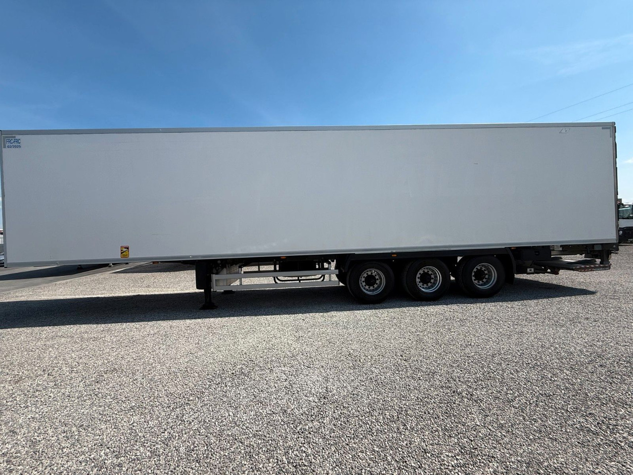 Lamberet THERMO KING SLXe SPECTRUM LIFTED AXLE - نصف مقطورة مُبرِّدة: صورة 5 Lamberet THERMO KING SLXe SPECTRUM LIFTED AXLE - نصف مقطورة مُبرِّدة: صورة 5