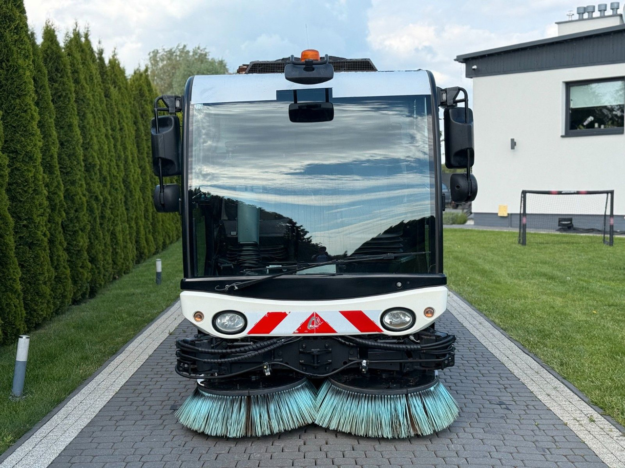 MATHIEU GRAND AZURA MC420 SWEEPER - سياره كنس شوارع: صورة 2 MATHIEU GRAND AZURA MC420 SWEEPER - سياره كنس شوارع: صورة 2