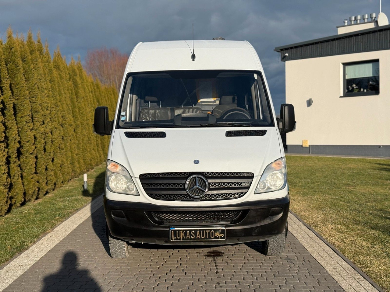 Mercedes-Benz SPRINTER 516 3,5 T FURGON - فان: صورة 2 Mercedes-Benz SPRINTER 516 3,5 T FURGON - فان: صورة 2