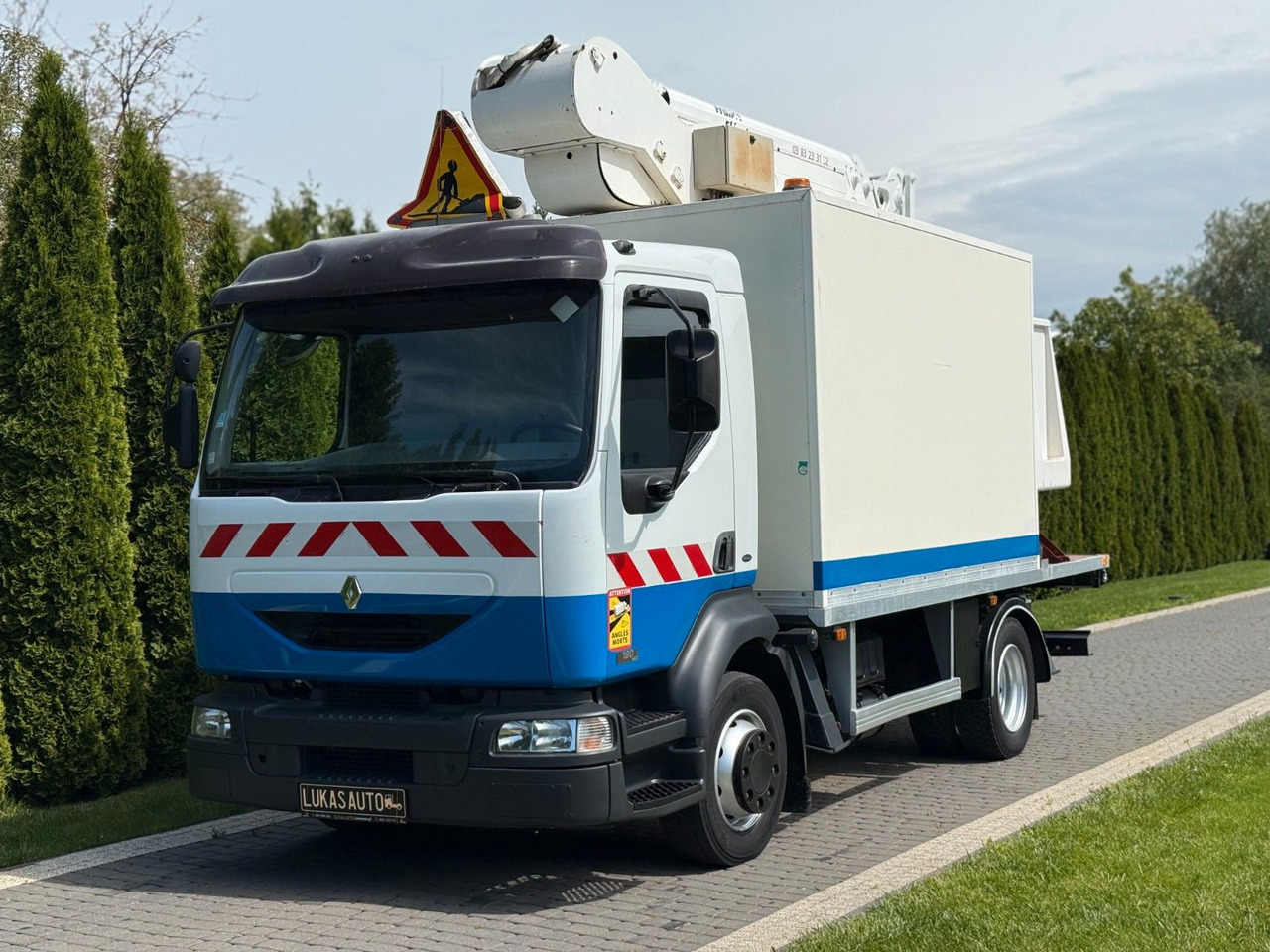 Renault MIDLUM 180 LIFT 18 M FRANCE ELEVATEUR - منصة تلسكوبية محمولة على شاحنة: صورة 1 Renault MIDLUM 180 LIFT 18 M FRANCE ELEVATEUR - منصة تلسكوبية محمولة على شاحنة: صورة 1