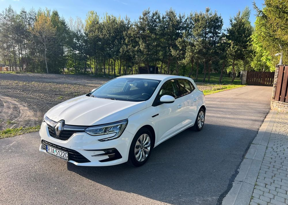 Renault Megane 1.5 Blue dCi Business - سيارة: صورة 4 Renault Megane 1.5 Blue dCi Business - سيارة: صورة 4