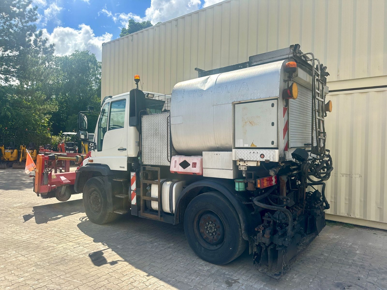 Unimog U400 Schäfer-Technic Bitum/Asphalt / TÜV 02/2026 - شاحنة: صورة 3 Unimog U400 Schäfer-Technic Bitum/Asphalt / TÜV 02/2026 - شاحنة: صورة 3