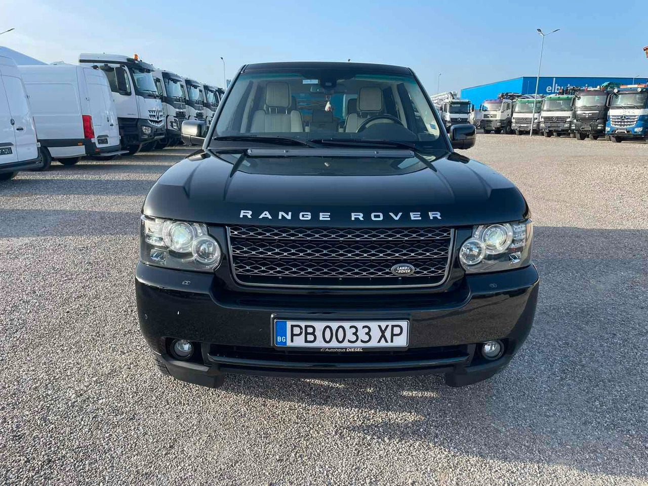 Land Rover Range Rover Vogue 4.4 TDV8 - سيارة دفع رباعي: صورة 2 Land Rover Range Rover Vogue 4.4 TDV8 - سيارة دفع رباعي: صورة 2