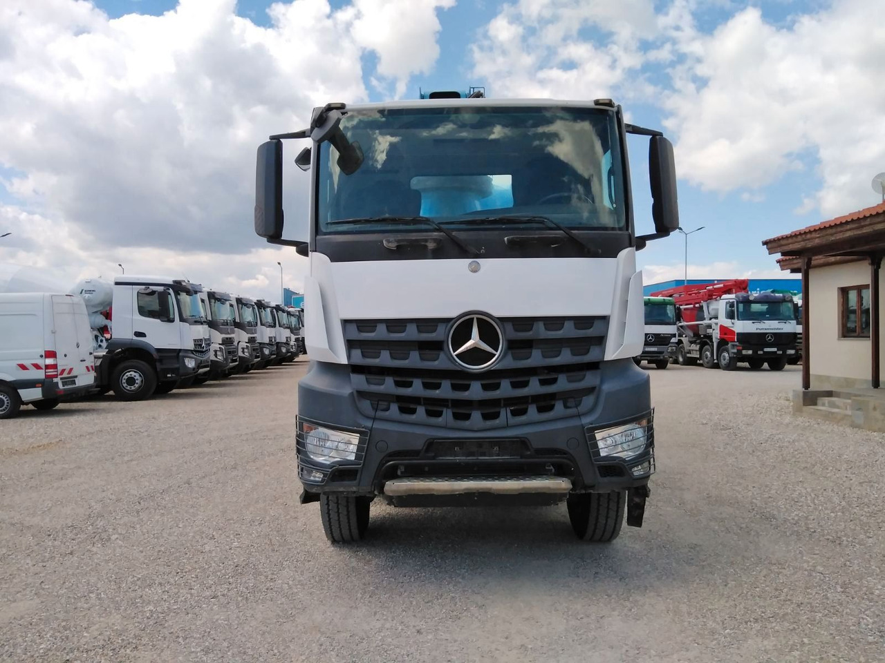 Mercedes-Benz AROCS 4140 CIFA MAGNUM MK28.4L 8X6 - خلاطة مع مضخة: صورة 2 Mercedes-Benz AROCS 4140 CIFA MAGNUM MK28.4L 8X6 - خلاطة مع مضخة: صورة 2