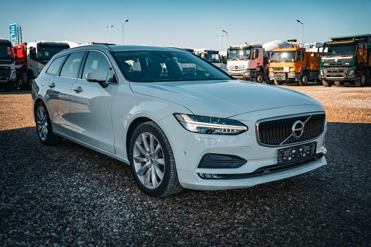 Volvo V90 D4 Momentum 2.0D - سيارة ستيشن: صورة 1 Volvo V90 D4 Momentum 2.0D - سيارة ستيشن: صورة 1
