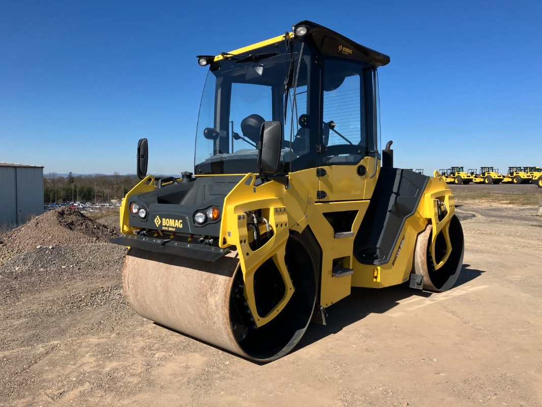 BOMAG DE BW 151 AD-50 Stage IIIa/Tier 4i - مدحلة اسفلت: صورة 1 BOMAG DE BW 151 AD-50 Stage IIIa/Tier 4i - مدحلة اسفلت: صورة 1