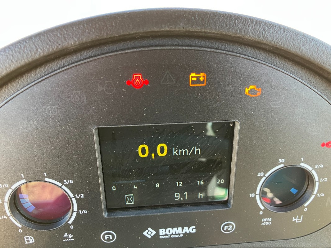 BOMAG DE BW 151 AD-50 Stage IIIa/Tier 4i - مدحلة اسفلت: صورة 5 BOMAG DE BW 151 AD-50 Stage IIIa/Tier 4i - مدحلة اسفلت: صورة 5
