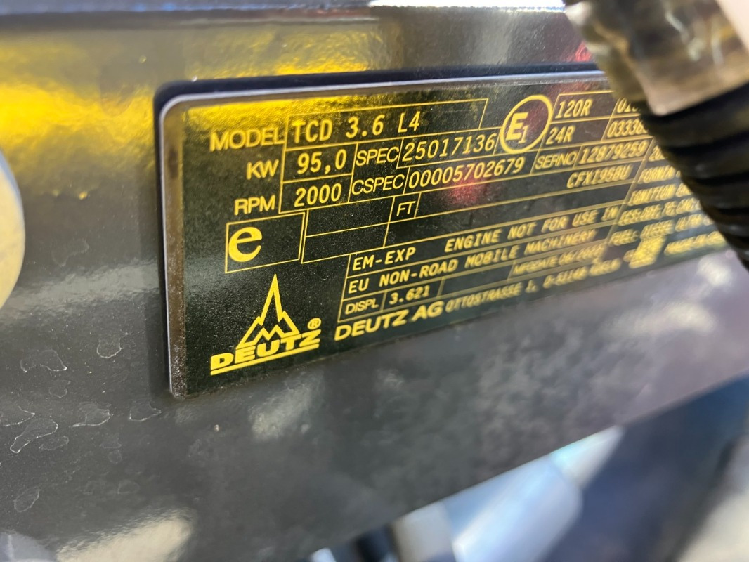 BOMAG DE BW 211 DH-5 Stage IV/TIER4f - مدحلة ضاغطة: صورة 4 BOMAG DE BW 211 DH-5 Stage IV/TIER4f - مدحلة ضاغطة: صورة 4