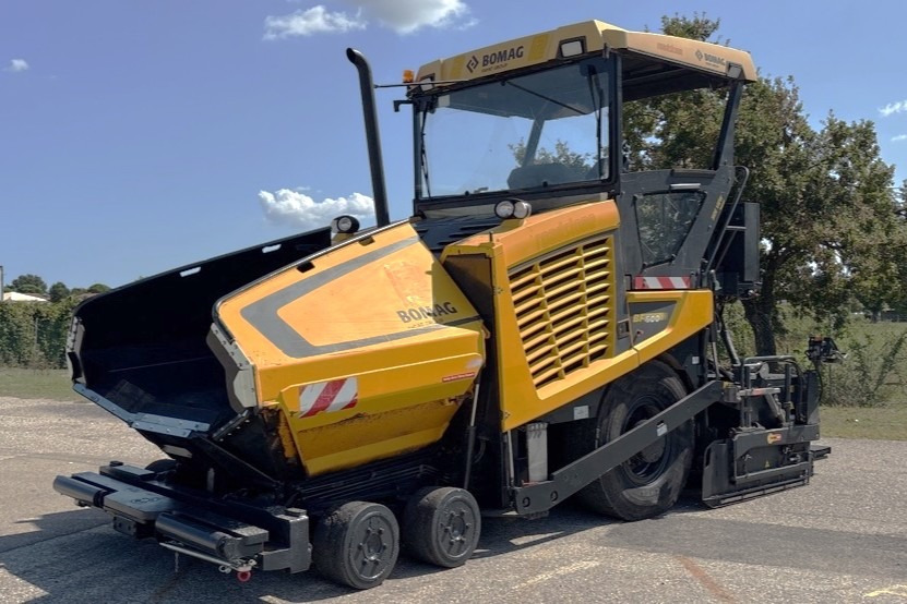 BOMAG IT BF 600 P-2 S500 Stage IV/Tier 4f - مدادة الأسفلت: صورة 1 BOMAG IT BF 600 P-2 S500 Stage IV/Tier 4f - مدادة الأسفلت: صورة 1