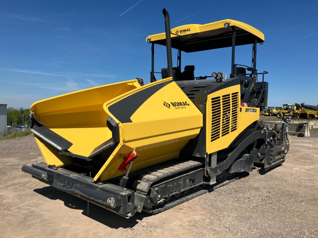 BOMAG IT BF 800 C S600 Stage IIIa/Tier 3 - مدادة الأسفلت: صورة 1 BOMAG IT BF 800 C S600 Stage IIIa/Tier 3 - مدادة الأسفلت: صورة 1