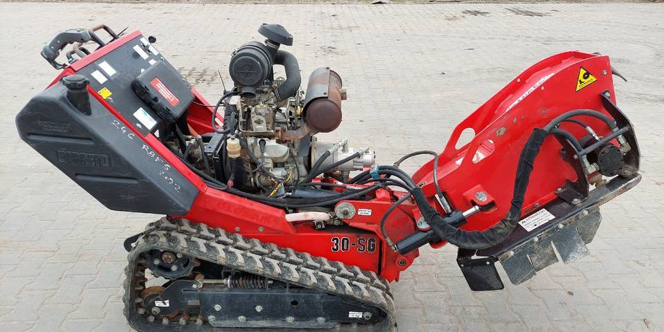 Frezarka do pni Barreto 30SG jak Vermeer SC30TX - آلة طحن جذوع الأشجار: صورة 1 Frezarka do pni Barreto 30SG jak Vermeer SC30TX - آلة طحن جذوع الأشجار: صورة 1