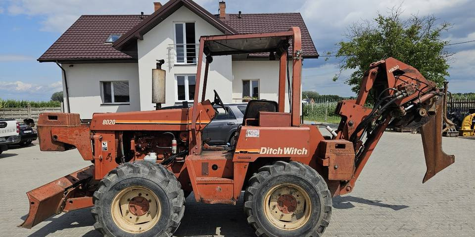 Pługoukładacz wibropług Ditch Witch 8020 układanie kabli światłowód - آلات البناء: صورة 1 Pługoukładacz wibropług Ditch Witch 8020 układanie kabli światłowód - آلات البناء: صورة 1