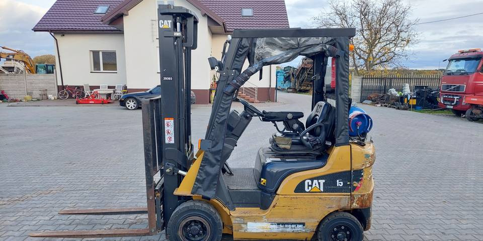 Wózek widłowy Caterpillar GP15N 1,5t pozycjoner, przesuw CAT - رافعة شوكية تعمل بالغاز: صورة 1 Wózek widłowy Caterpillar GP15N 1,5t pozycjoner, przesuw CAT - رافعة شوكية تعمل بالغاز: صورة 1