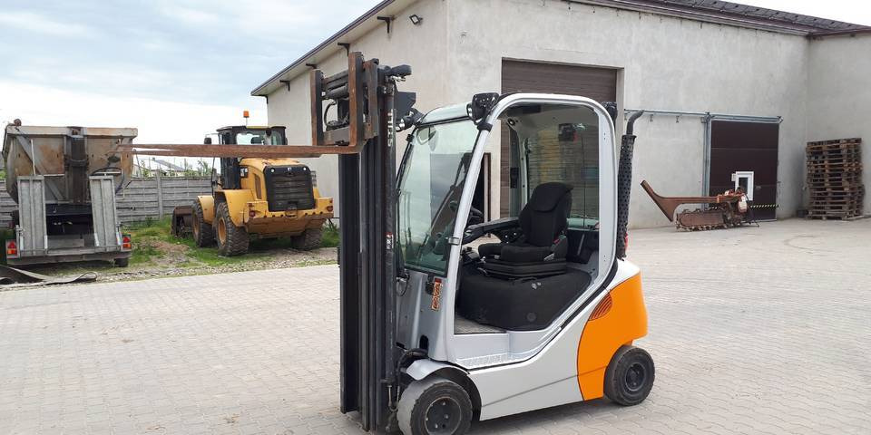 Wózek widłowy Still RX70-20 triplex przesuw - رافعة شوكية تعمل بالغاز: صورة 1 Wózek widłowy Still RX70-20 triplex przesuw - رافعة شوكية تعمل بالغاز: صورة 1