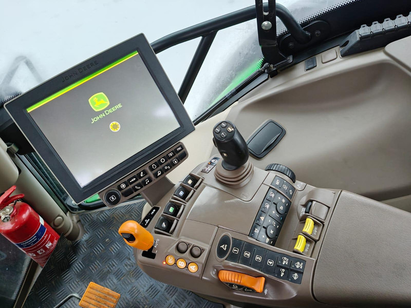 جرار John Deere 6215R: صورة 14 جرار John Deere 6215R: صورة 14