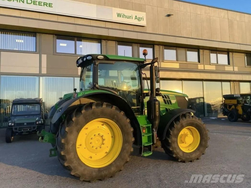 John Deere 6215R - جرار: صورة 1 John Deere 6215R - جرار: صورة 1