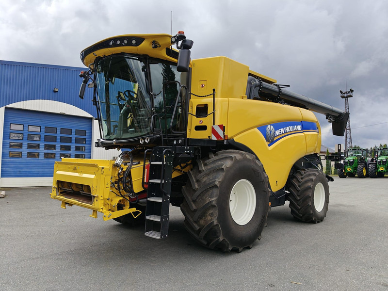 حصادة موحَّدة New Holland CX 8.90: صورة 7 حصادة موحَّدة New Holland CX 8.90: صورة 7