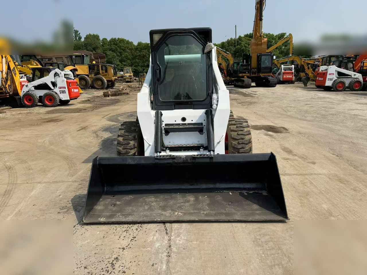 BOBCAT S300 - شيول صغير: صورة 2 BOBCAT S300 - شيول صغير: صورة 2