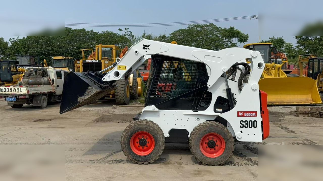 BOBCAT S300 - شيول صغير: صورة 4 BOBCAT S300 - شيول صغير: صورة 4